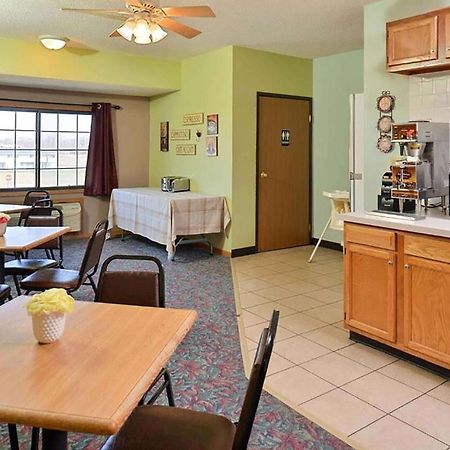 Sauk River Inn & Suites, A Travelodge By Wyndham Sauk Centre Eksteriør billede