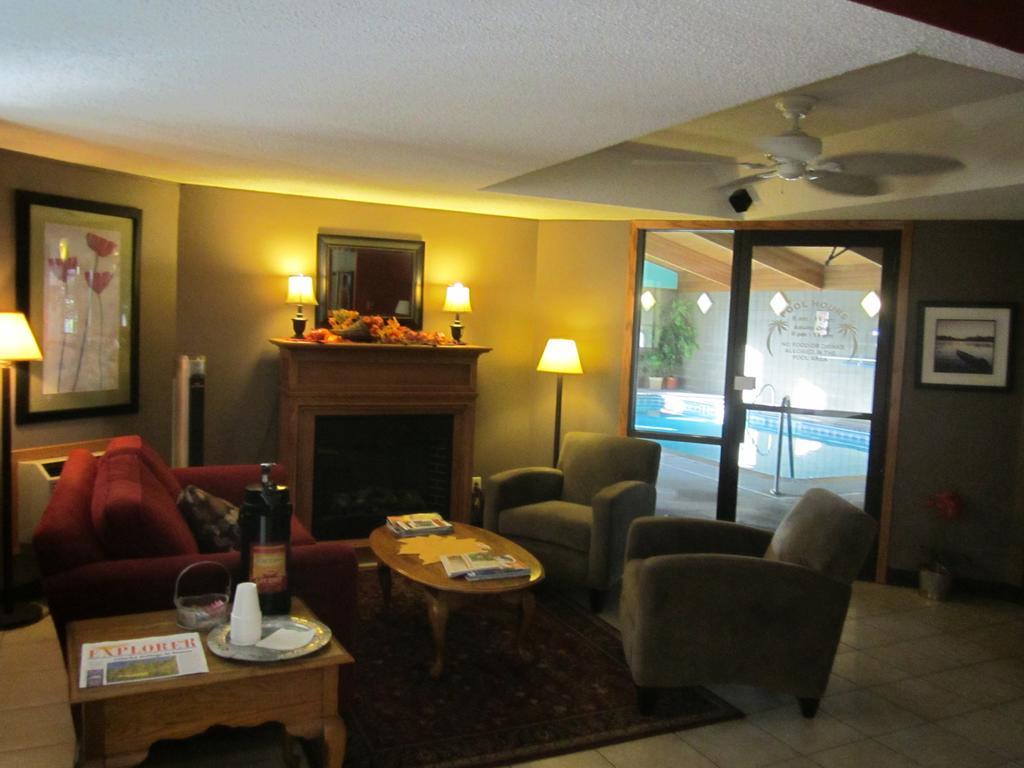 Sauk River Inn & Suites, A Travelodge By Wyndham Sauk Centre Eksteriør billede