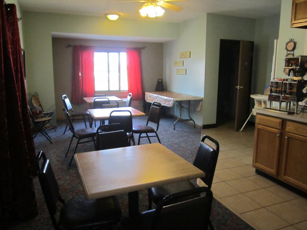 Sauk River Inn & Suites, A Travelodge By Wyndham Sauk Centre Eksteriør billede