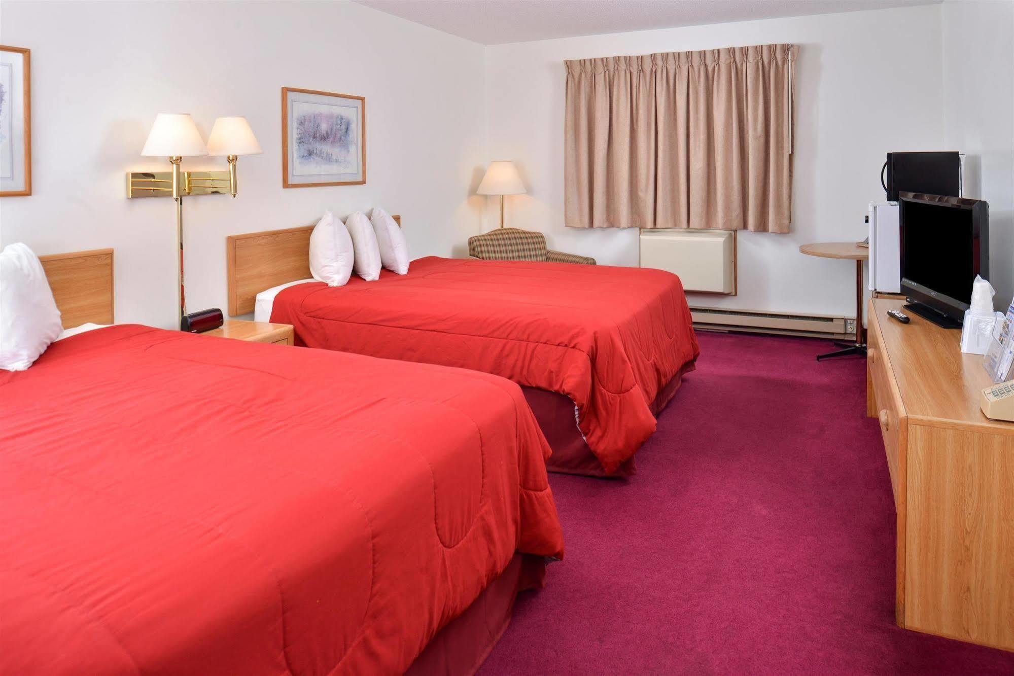 Sauk River Inn & Suites, A Travelodge By Wyndham Sauk Centre Eksteriør billede