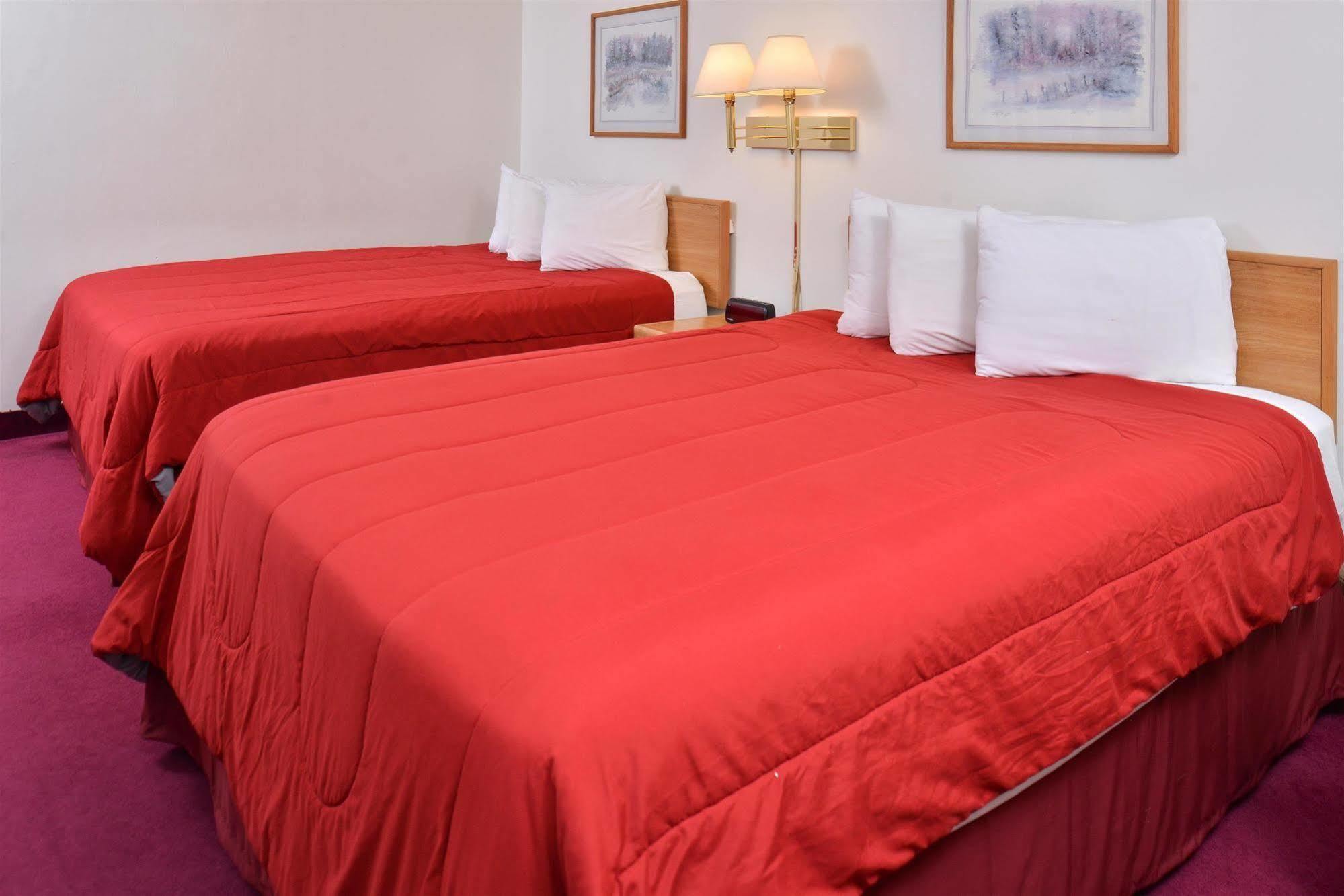 Sauk River Inn & Suites, A Travelodge By Wyndham Sauk Centre Eksteriør billede