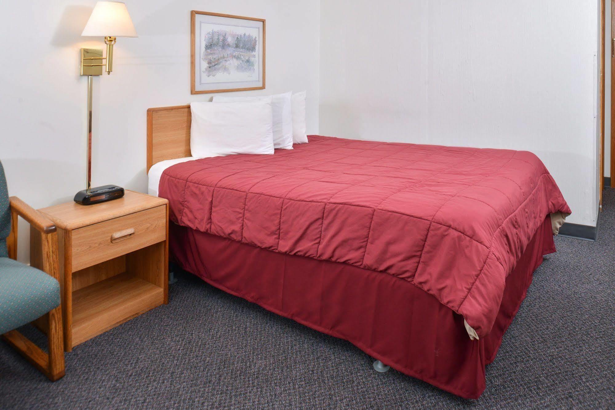 Sauk River Inn & Suites, A Travelodge By Wyndham Sauk Centre Eksteriør billede
