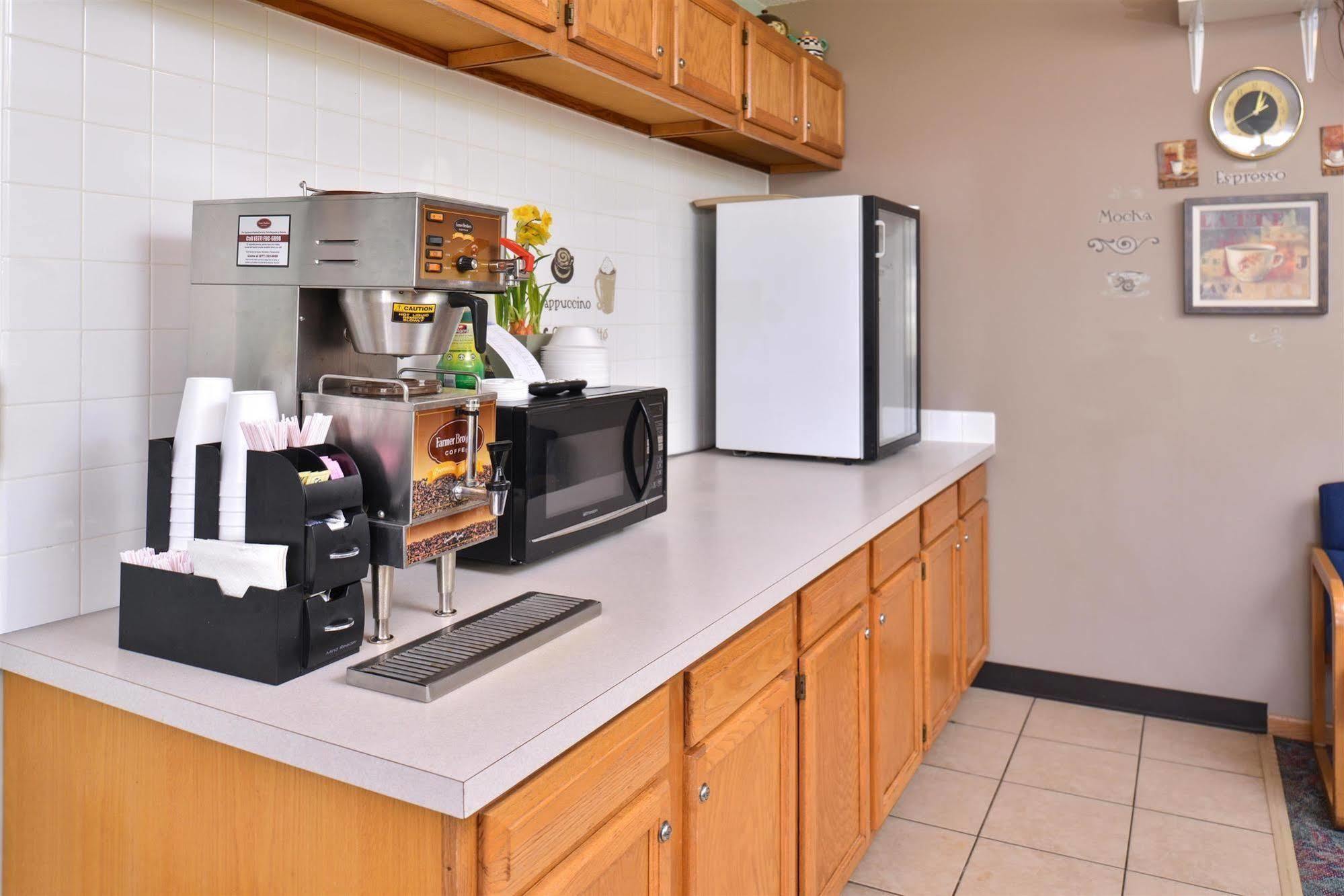 Sauk River Inn & Suites, A Travelodge By Wyndham Sauk Centre Eksteriør billede