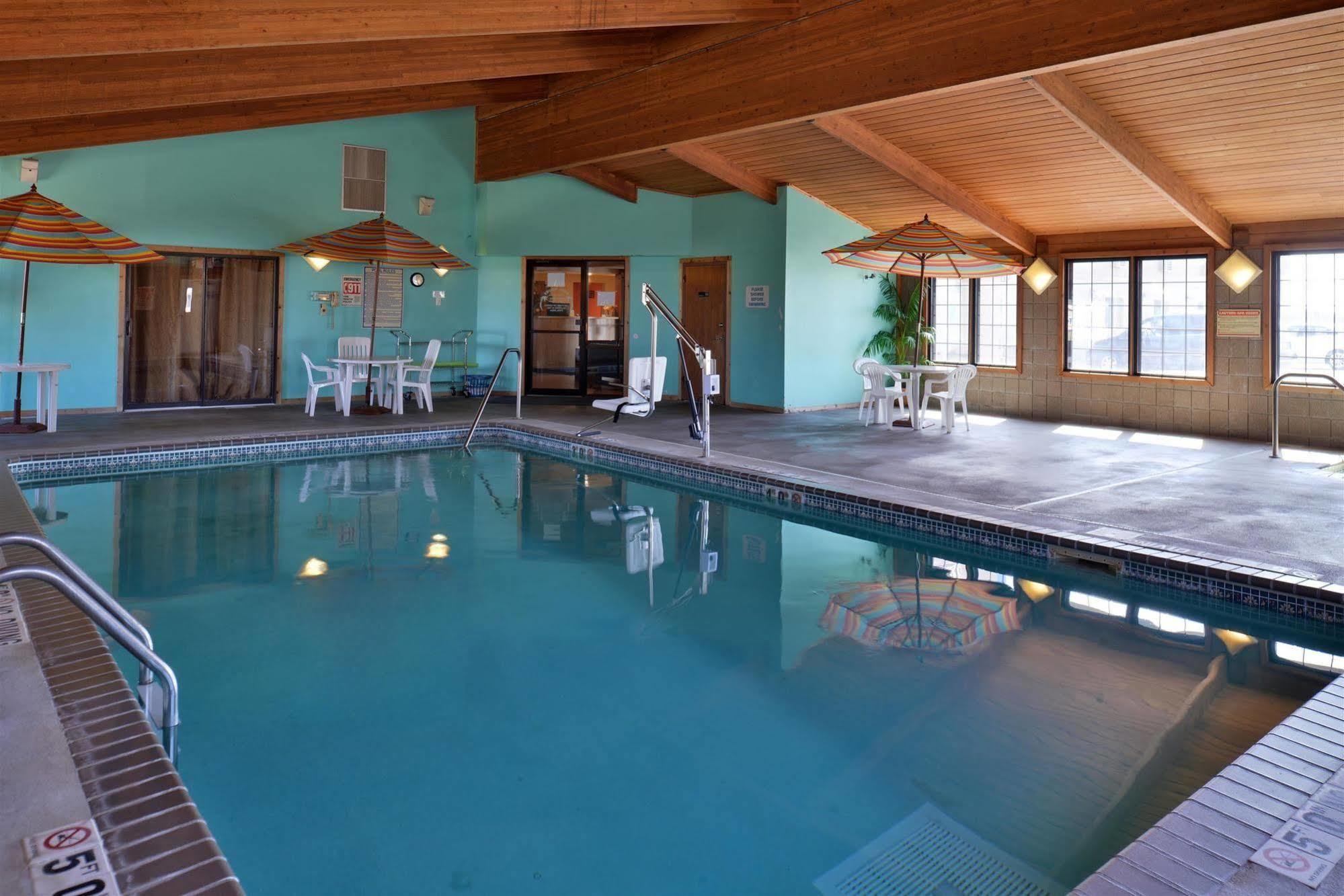 Sauk River Inn & Suites, A Travelodge By Wyndham Sauk Centre Eksteriør billede